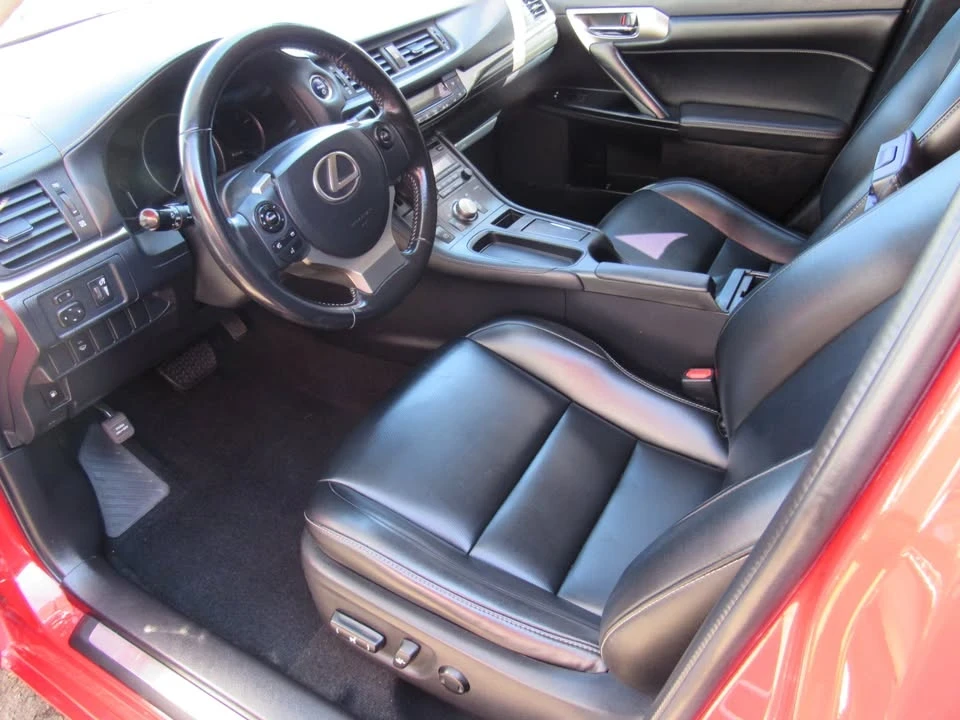 2016 Lexus CT - Image 11 of 19