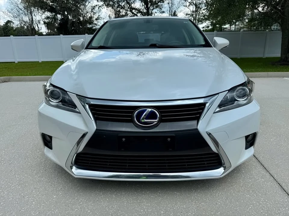 2016 Lexus CT - Image 9 of 20