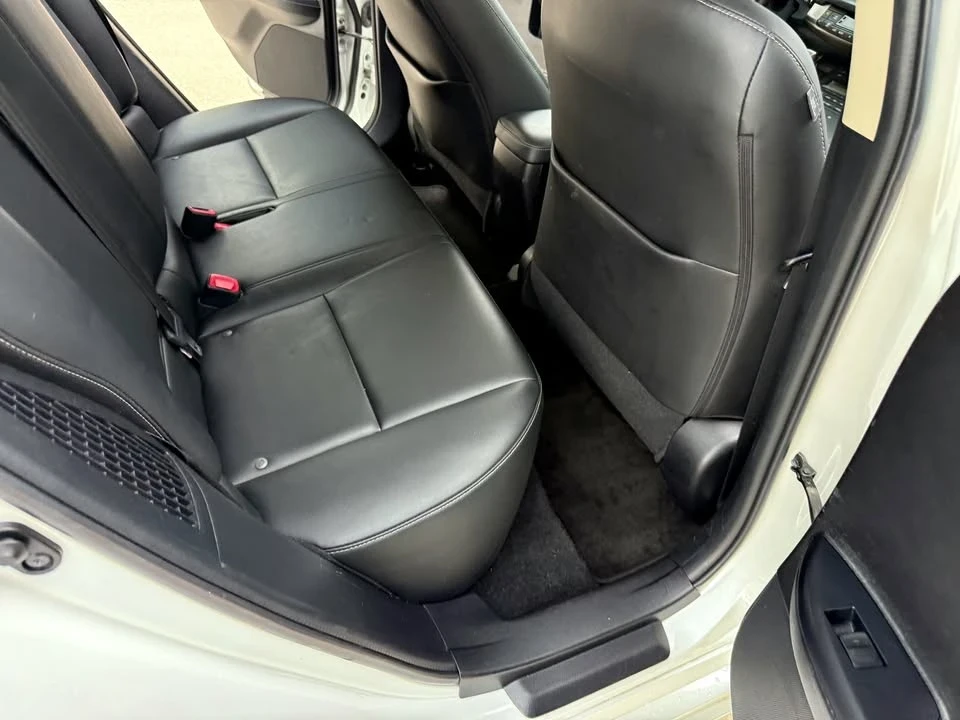 2016 Lexus CT - Image 18 of 20