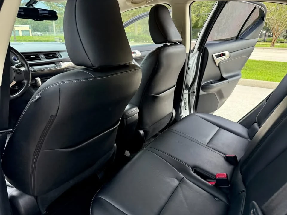 2016 Lexus CT - Image 19 of 20