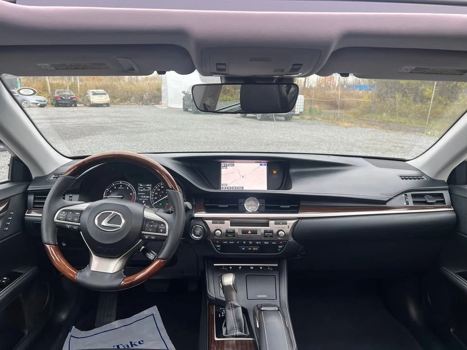 2016 Lexus ES 6th Gen - Image 11 of 15
