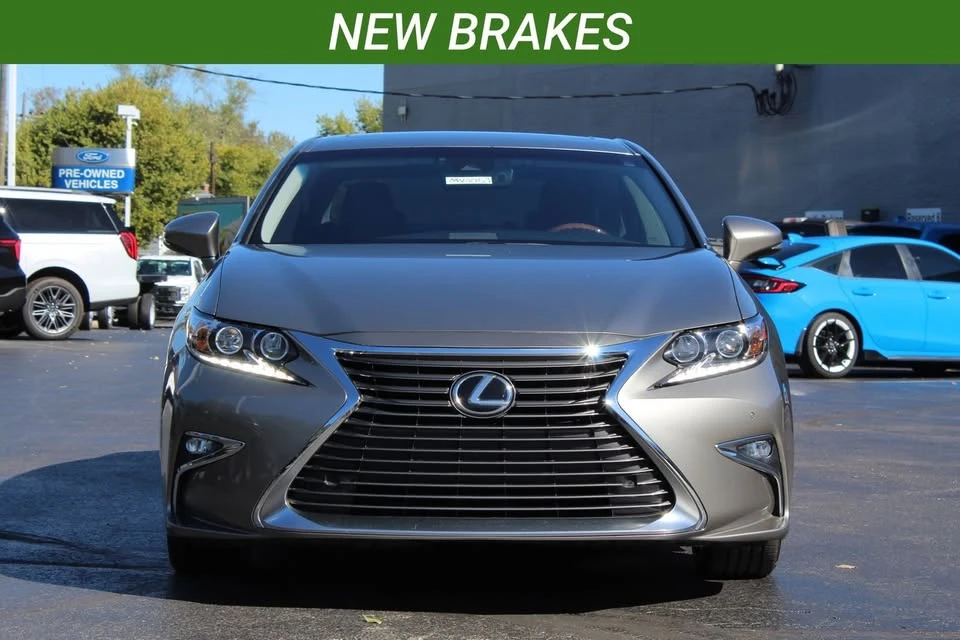 2016 Lexus ES 6th Gen - Image 2 of 18