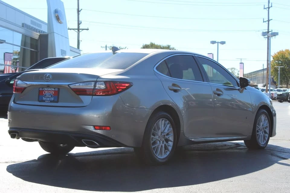 2016 Lexus ES 6th Gen - Image 7 of 18