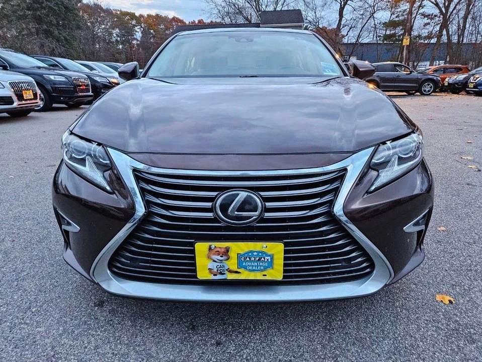 2016 Lexus ES 6th Gen - Image 8 of 20