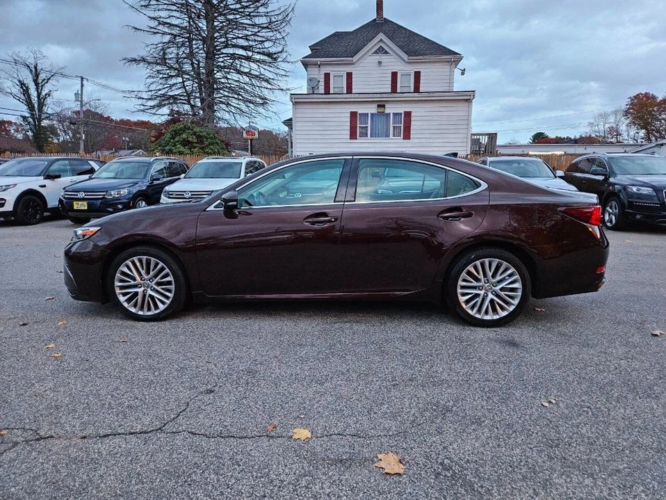 2016 Lexus ES 6th Gen - Image 2 of 20