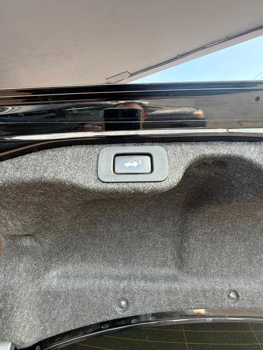 2016 Lexus ES 6th Gen - Image 14 of 20