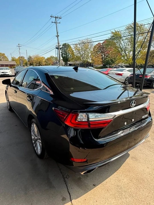 2016 Lexus ES 6th Gen - Image 4 of 20