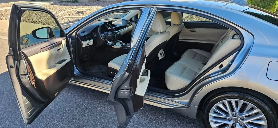 2016 Lexus ES 6th Gen - Image 4 of 7