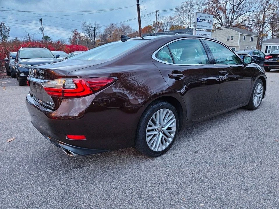 2016 Lexus ES 6th Gen - Image 5 of 20