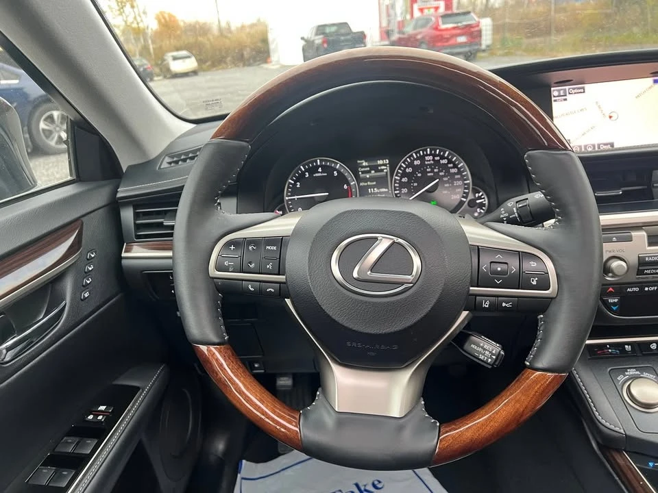 2016 Lexus ES 6th Gen - Image 12 of 15