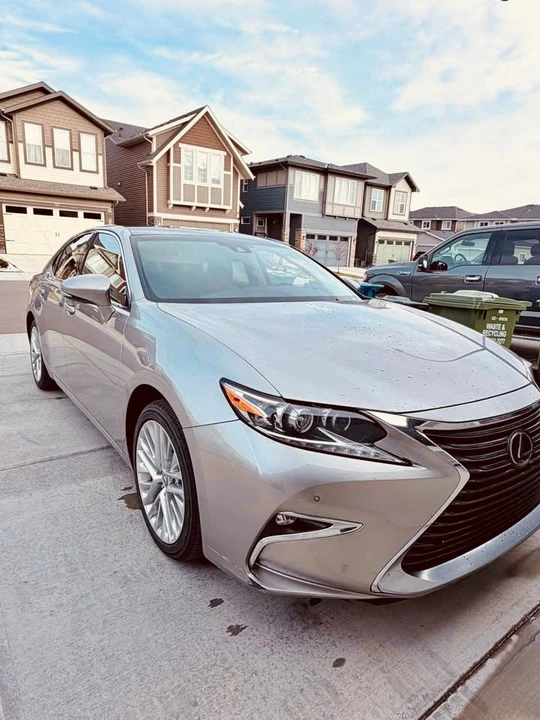 2016 Lexus ES 6th Gen - Image 2 of 5