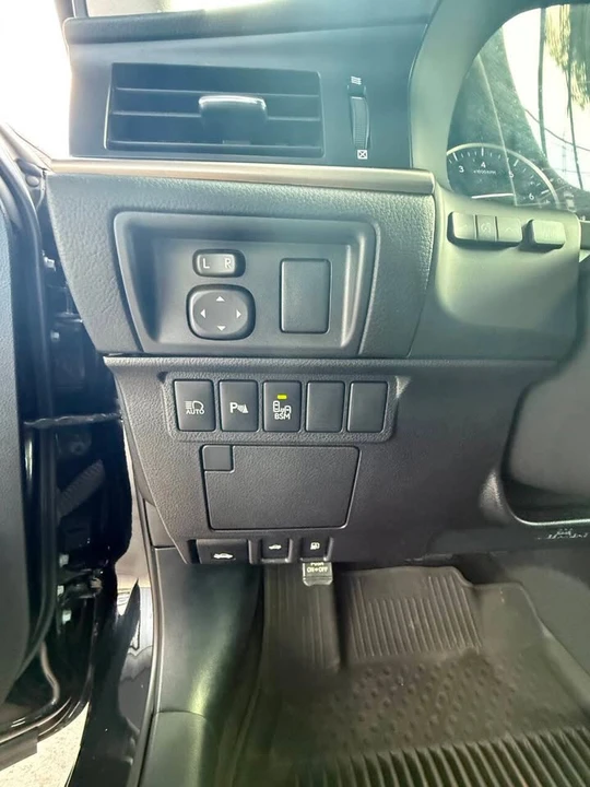 2016 Lexus ES 6th Gen - Image 19 of 20