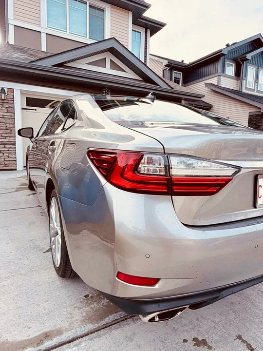 2016 Lexus ES 6th Gen - Image 4 of 5