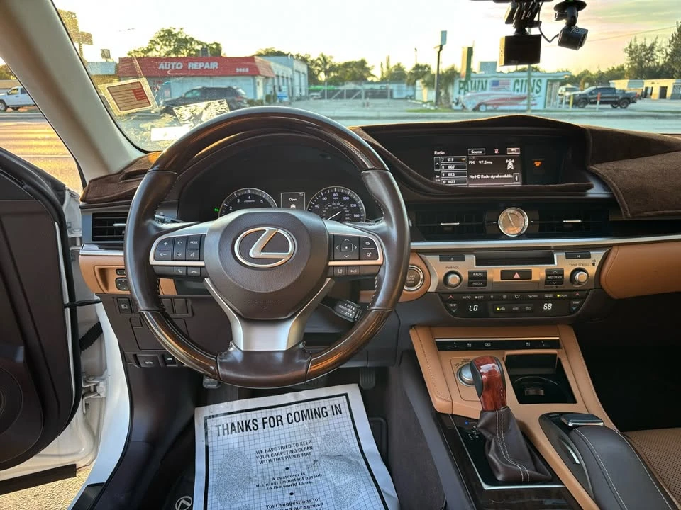 2016 Lexus ES 6th Gen - Image 10 of 13