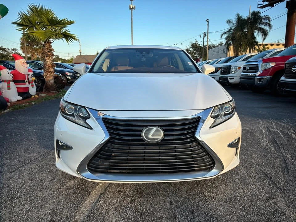 2016 Lexus ES 6th Gen - Image 2 of 13