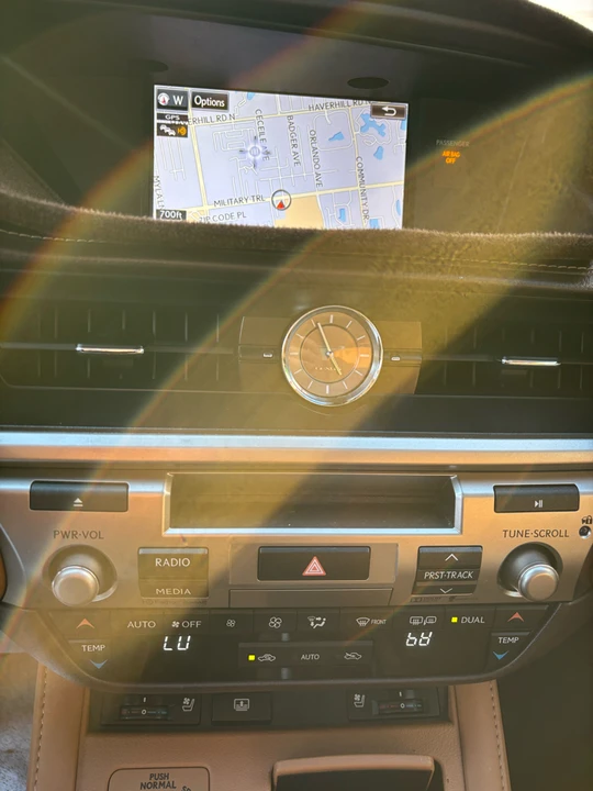 2016 Lexus ES 6th Gen - Image 12 of 13