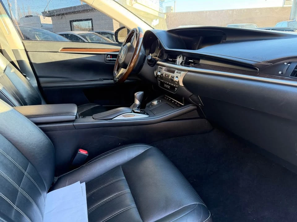 2016 Lexus ES 6th Gen - Image 13 of 15