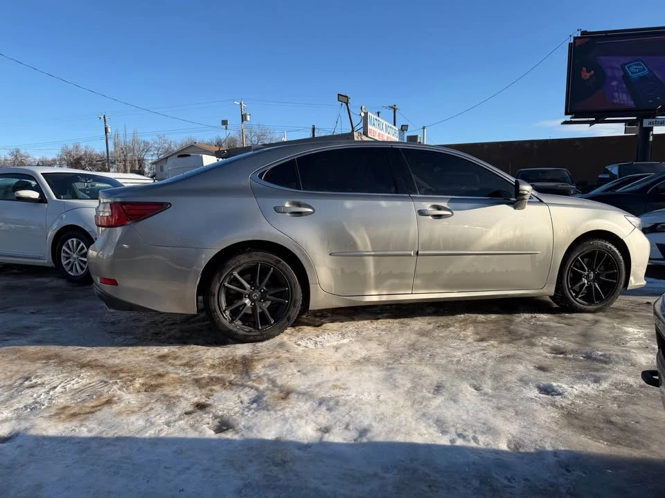 2016 Lexus ES 6th Gen - Image 6 of 15
