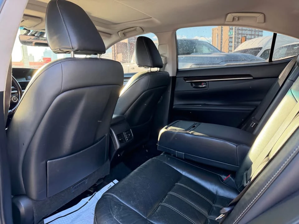 2016 Lexus ES 6th Gen - Image 12 of 15