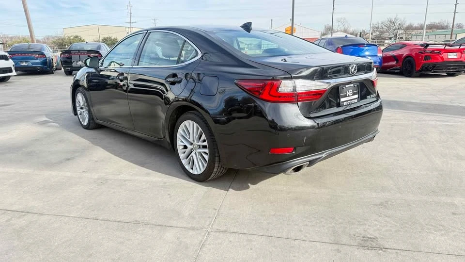 2016 Lexus ES 6th Gen - Image 5 of 11