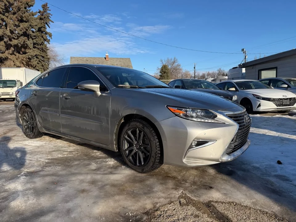 2016 Lexus ES 6th Gen - Image 4 of 15