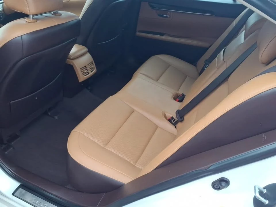 2016 Lexus ES 6th Gen - Image 6 of 11