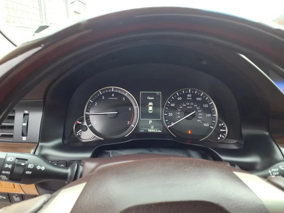 2016 Lexus ES 6th Gen - Image 8 of 11