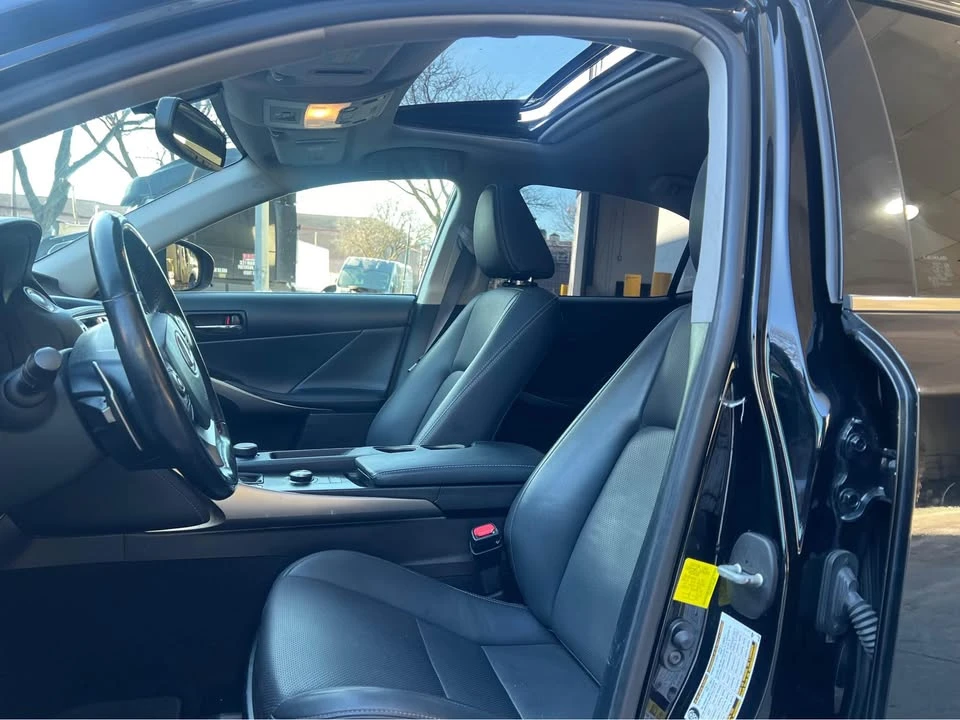 2016 Lexus ES 6th Gen - Image 7 of 11