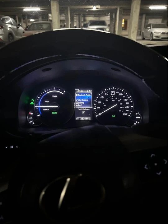 2016 Lexus ES 6th Gen - Image 8 of 16