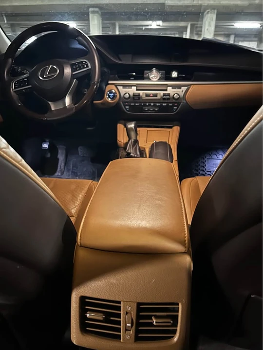 2016 Lexus ES 6th Gen - Image 13 of 16