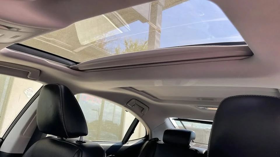 2016 Lexus ES 6th Gen - Image 13 of 20