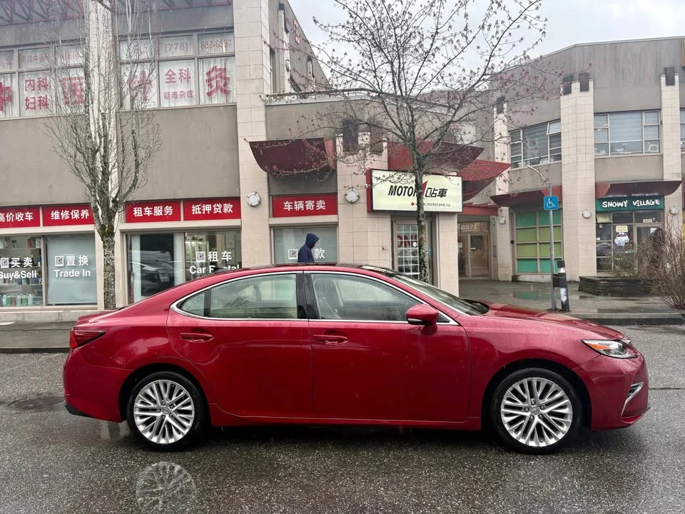 2016 Lexus ES 6th Gen - Image 3 of 13