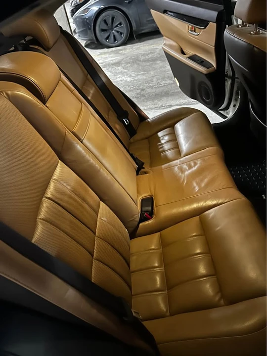 2016 Lexus ES 6th Gen - Image 11 of 16
