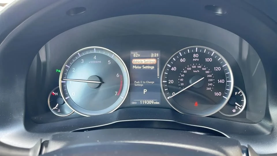 2016 Lexus ES 6th Gen - Image 9 of 20