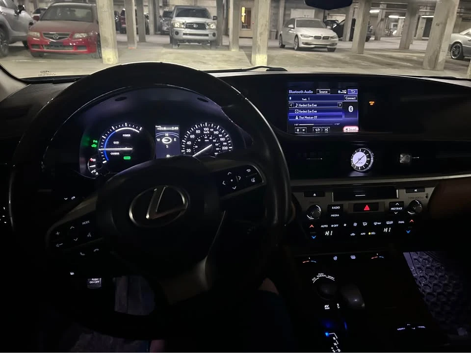 2016 Lexus ES 6th Gen - Image 2 of 16