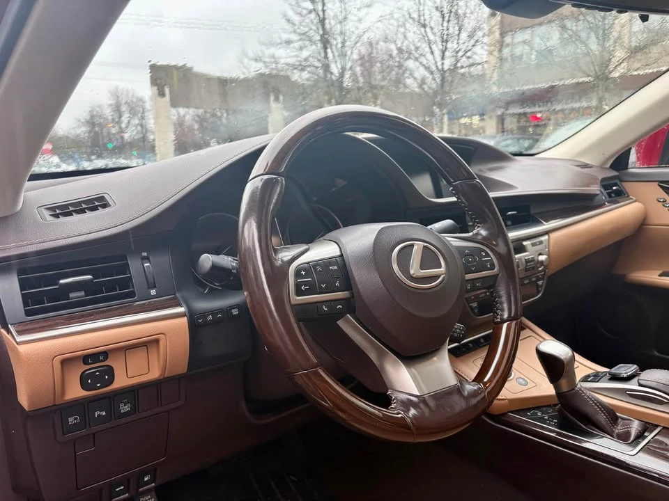 2016 Lexus ES 6th Gen - Image 7 of 13