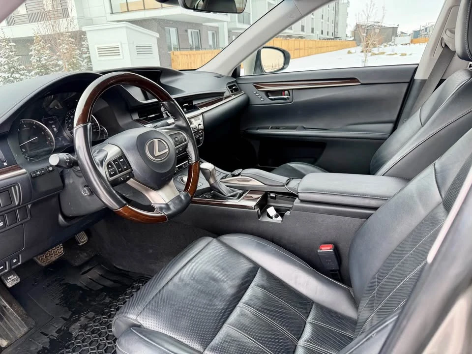 2016 Lexus ES 6th Gen - Image 11 of 12