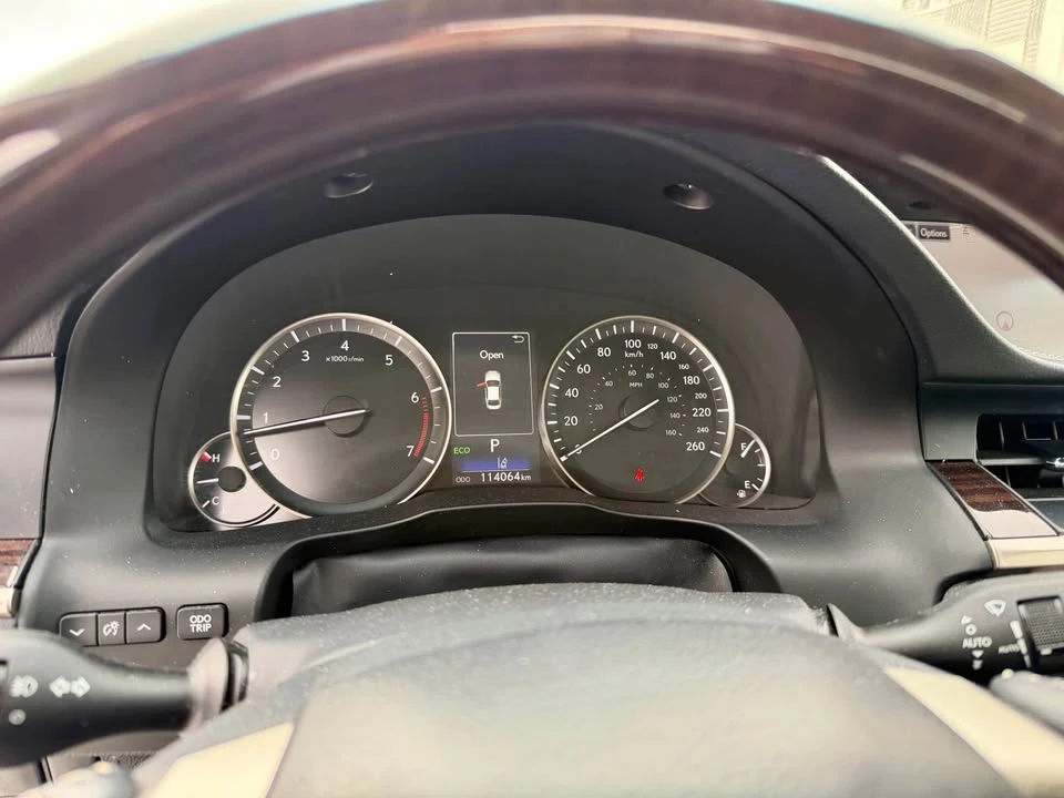 2016 Lexus ES 6th Gen - Image 10 of 12