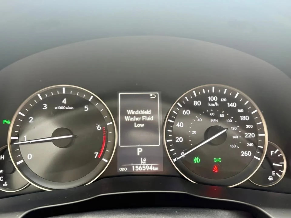 2016 Lexus ES 6th Gen - Image 10 of 11