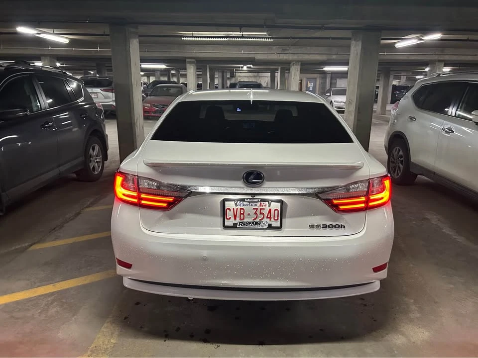 2016 Lexus ES 6th Gen - Image 3 of 16
