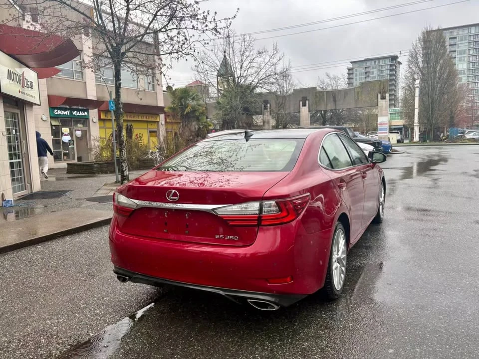 2016 Lexus ES 6th Gen - Image 17 of 17