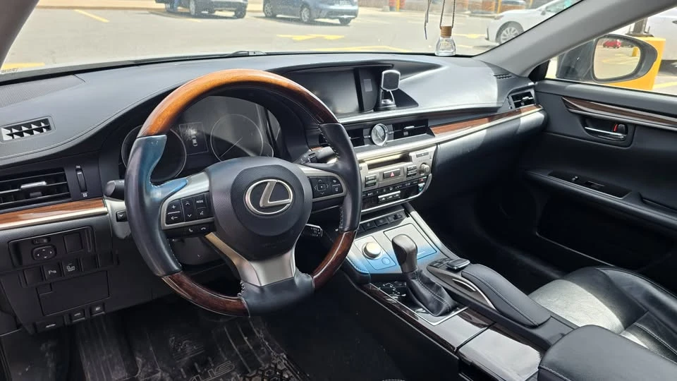2016 Lexus ES 6th Gen - Image 7 of 14