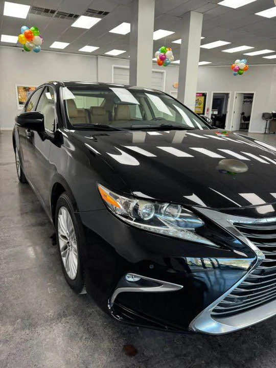 2016 Lexus ES 6th Gen - Image 8 of 16