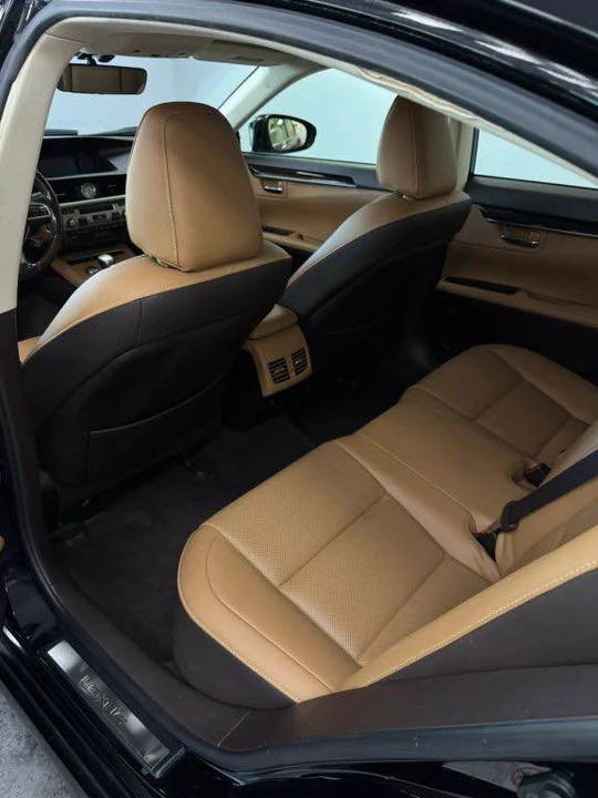 2016 Lexus ES 6th Gen - Image 13 of 16