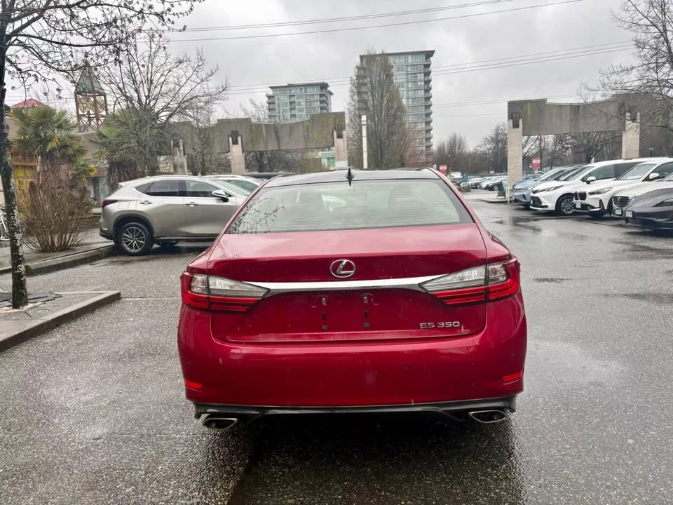 2016 Lexus ES 6th Gen - Image 14 of 17