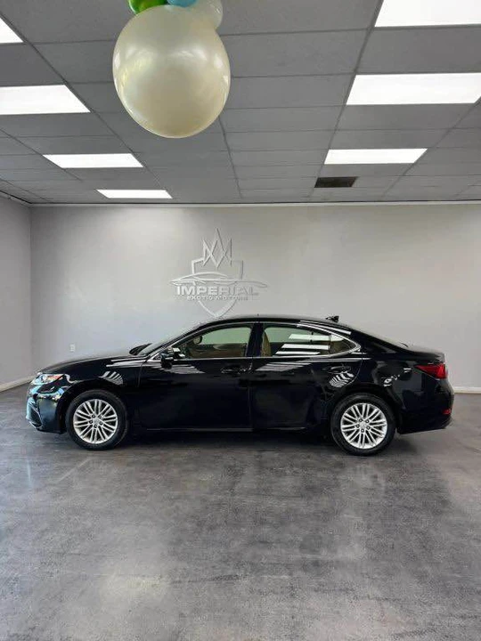 2016 Lexus ES 6th Gen - Image 7 of 16