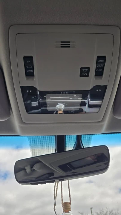 2016 Lexus ES 6th Gen - Image 11 of 14