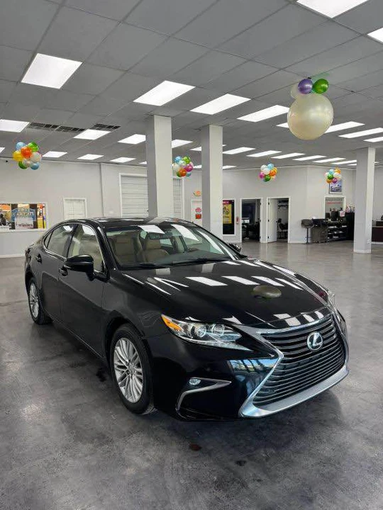 2016 Lexus ES 6th Gen - Image 3 of 16