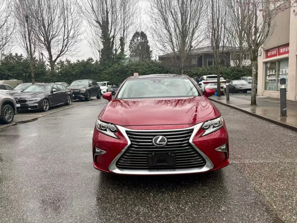 2016 Lexus ES 6th Gen - Image 15 of 17