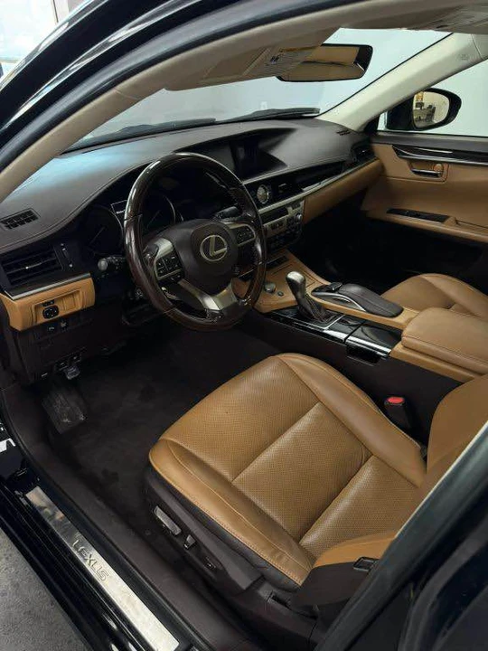 2016 Lexus ES 6th Gen - Image 12 of 16